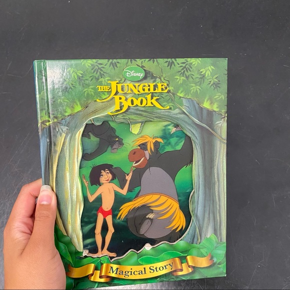 4 DISNEY KIDS BOOKS | PERFECT CONDITION - Picture 7 of 12